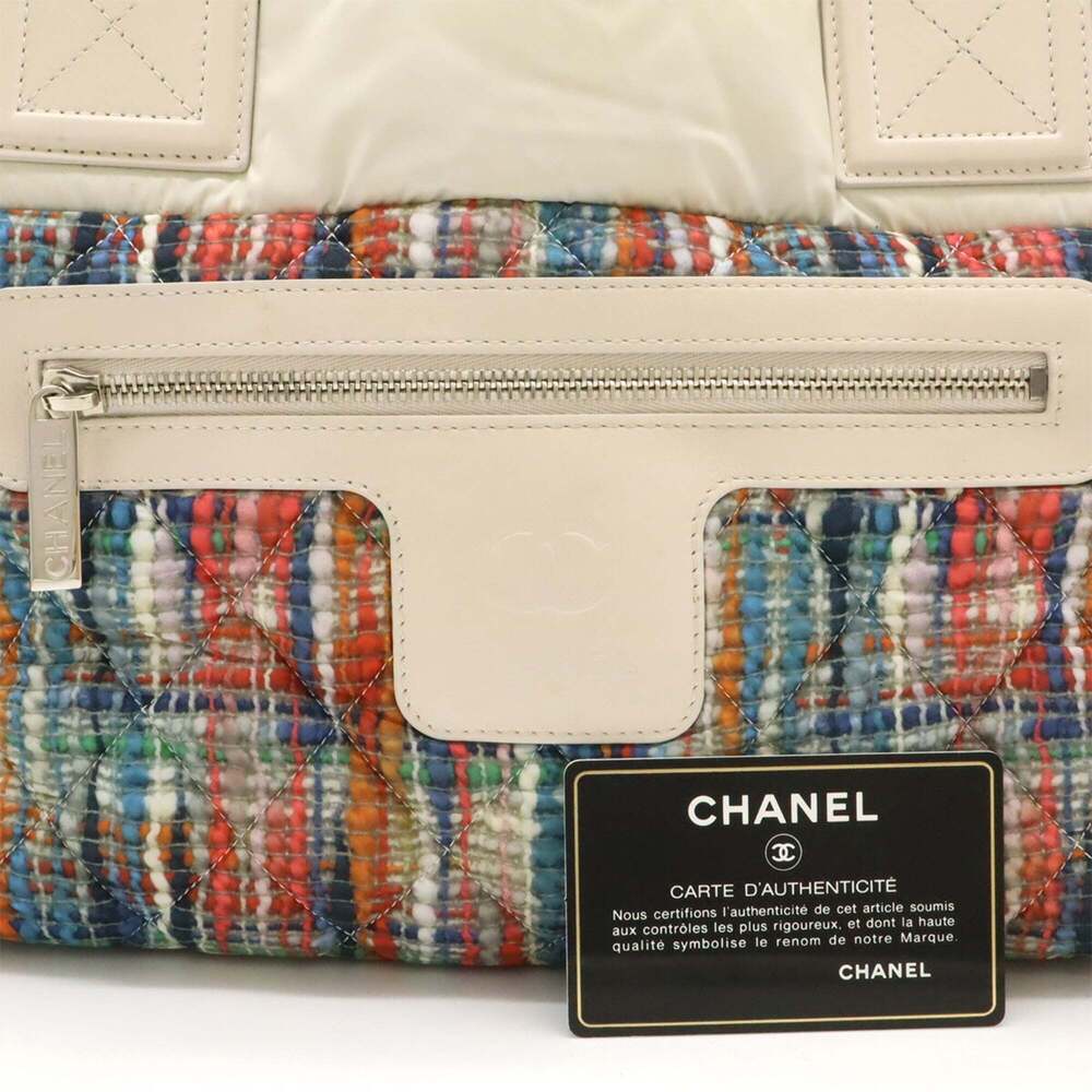 CHANEL White Leather Tote Bag - Picture 10 of 10